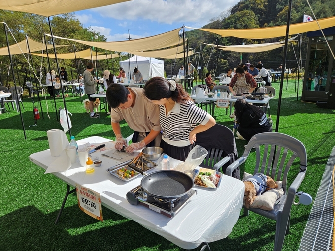 숲속 멍스토랑(김천숲속야영장)